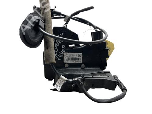 front-right-lock-renault-megane-iv-hatchback-b9amn_-2015-26712826 main image