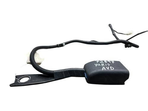 Used Seat buckle Seat buckle TOYOTA YARIS (_P13_) 1.0 (KSP130) (72 hp) 25563578 25563578