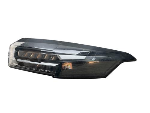 Used Right taillight Right taillight PEUGEOT 308 III (FB_, FH_, FP_, F3_, FM_) BlueHDi 130 (FBYHZL, FBYHZT) (131 hp) 32111273 32111273