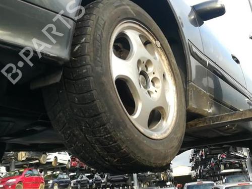 Brugte MERCEDES-BENZ E-CLASS (W210) E 320 CDI (210.026) 2503086