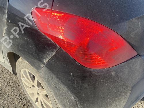 Fuse box PEUGEOT 308 I (4A_, 4C_) 1.6 HDi | BP32024937E1