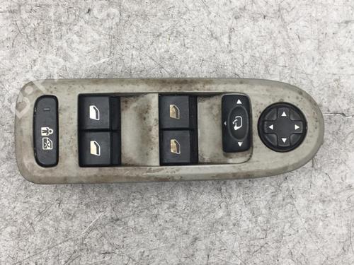 Used Left front window switch Left front window switch CITROËN C5 III Break (RW_) 2.0 HDi (136 hp) 25581729 25581729