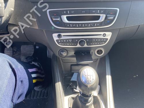 Fuse box RENAULT MEGANE III Hatchback (BZ0/1_, B3_) 1.9 dCi (BZ0N, BZ0J) | BP32339839E1 - Image 12
