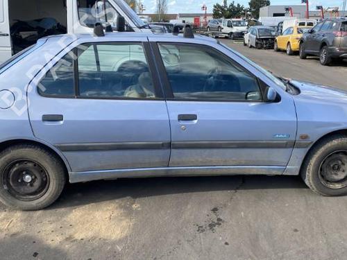 Left front door PEUGEOT 306 Hatchback (7A, 7C, N3, N5) 1.9 D | BP25548752C2