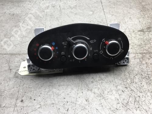Commande Chauffage DACIA SANDERO II TCe 90 (B8M1, B8MA, B8AC) (90 hp) 25515951