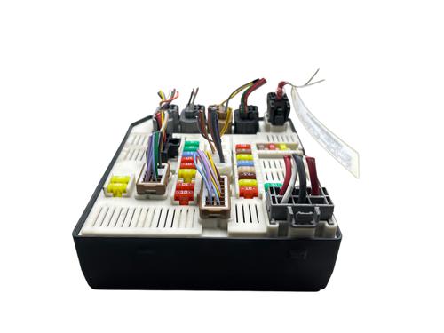 Used Fuse box RENAULT MEGANE III Hatchback (BZ0/1_, B3_) 1.5 dCi (BZ09, BZ0D, BZ1W, BZ29, BZ14) (110 hp) 32505465
