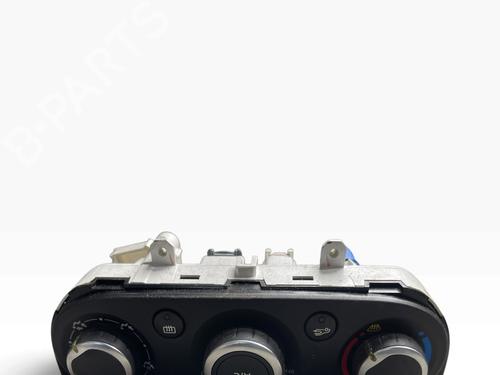 climate-control-renault-clio-iv-bh_-2012-2013-2014-2015-2016-2017-2018-2019-2020-2021-40205390 main image