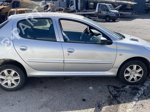 Fuse box PEUGEOT 206+ (2L_, 2M_) 1.4 HDi eco 70 | BP35943138E1 - Image 6