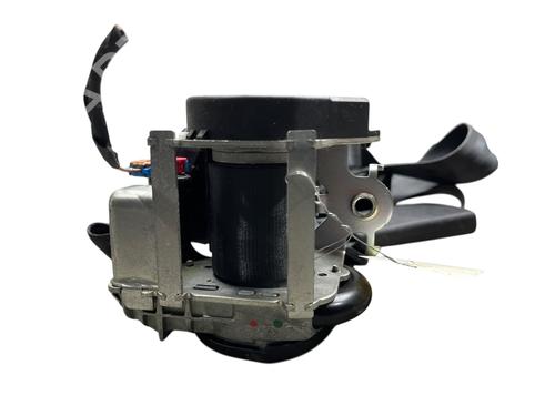 front-left-seatbelt-renault-fluence-l3_-2010-28517354 main image