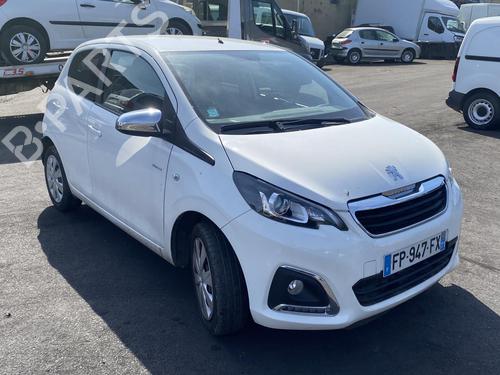 Left front fog light PEUGEOT 108 1.0 VTi 72 | BP26614807C30 - Image 36