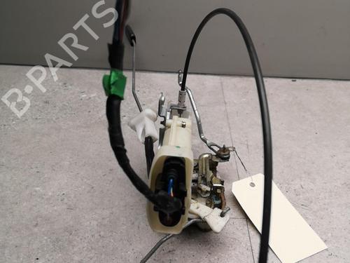 Türschloss links vorne für TOYOTA YARIS (_P1_) 1.0 (SCP10_, SCP10R) (65 hp) 25578967
