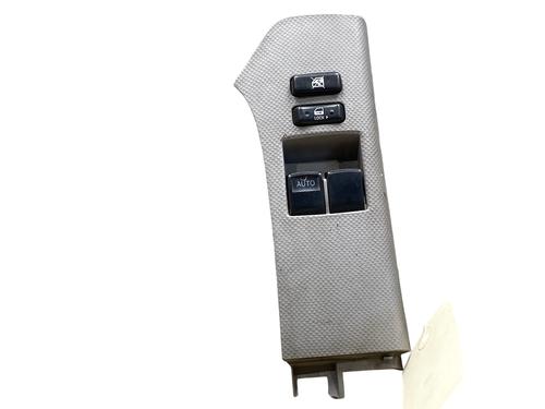 Used Left front window switch TOYOTA YARIS (_P9_) 1.4 D-4D (NLP90_, NLP90R) (90 hp) 25572539