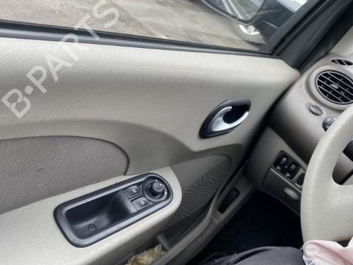 Left taillight RENAULT TWINGO II (CN0_) 1.5 dCi (CN0E) | BP25574973C34 