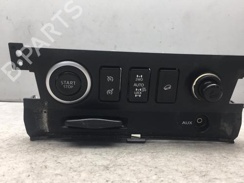 Card reader RENAULT KOLEOS I (HY_) 2.0 dCi 4x4 (HY0K) | BP25547353E4 