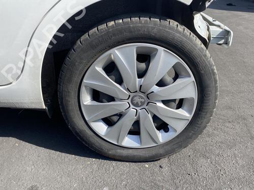 Left front fog light PEUGEOT 108 1.0 VTi 72 | BP26614807C30 - Image 24