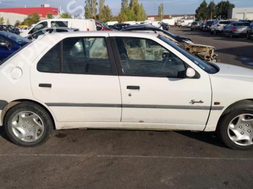Rudehejsemekanisme Højre foran PEUGEOT 306 Hatchback (7A, 7C, N3, N5) 1.6 | BP25552464C23 