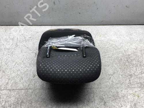 Used Headrest TOYOTA YARIS (_P9_) 1.4 D-4D (NLP90_, NLP90R) (90 hp) 25529284