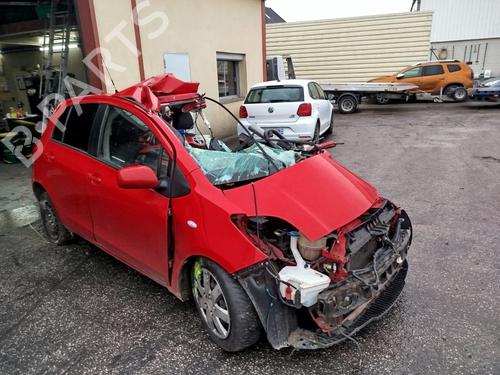 Brugte TOYOTA YARIS (_P9_) 1.4 D-4D (NLP90_, NLP90R) (90 hp) 4359644