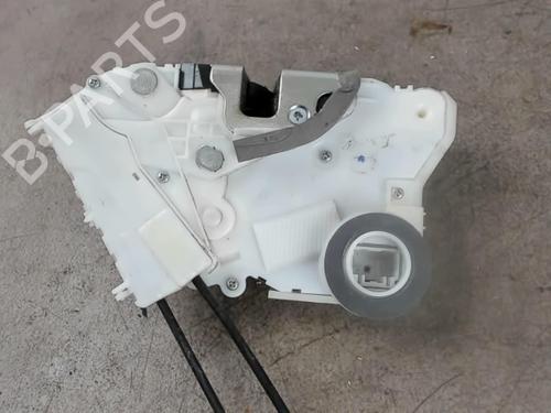 Used Front left lock TOYOTA YARIS (_P9_) 1.4 D-4D (NLP90_, NLP90R) (90 hp) 25519821