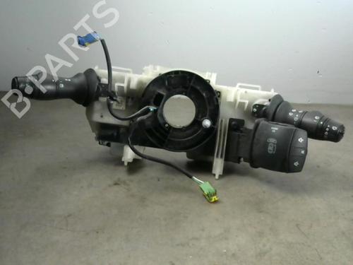 Used Switch RENAULT SCÉNIC III (JZ0/1_) 1.5 dCi (110 hp) 25560375