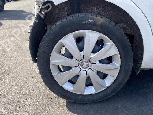 Left front fog light PEUGEOT 108 1.0 VTi 72 | BP26614807C30 - Image 16