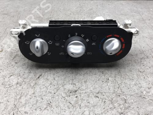 Used Climate control Climate control RENAULT TWINGO II (CN0_) 1.2 16V (CN04, CN0B) (75 hp) 25520061 25520061