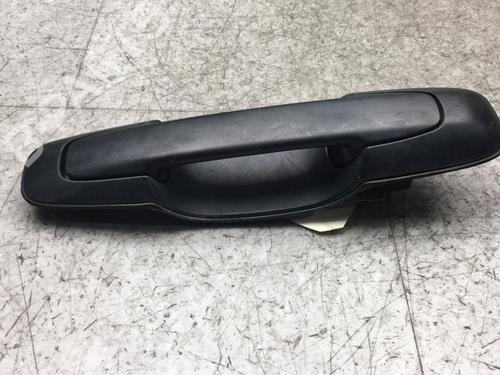 Used Front left exterior door handle SUZUKI GRAND VITARA I (FT, HT) 2.0 HDI 110 16V 4x4 (SQ420D, TD83V, JA420WD) (109 hp) 25514767