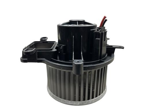 Used Heater blower motor Heater blower motor PEUGEOT 5008 (0U_, 0E_) 1.6 HDi (114 hp) 30520882 30520882