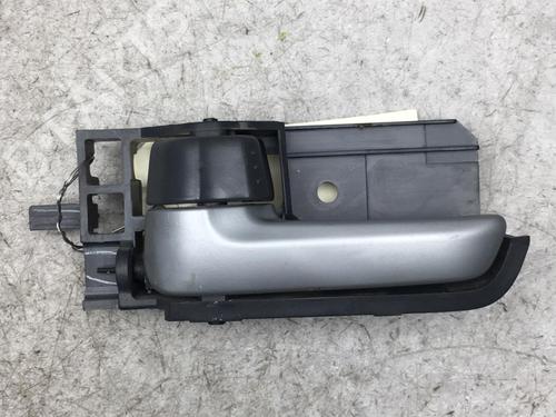 Venstre foran invendig håndtak SUZUKI ALTO VII (GF, HA25_, HA35_) 1.0 (AMF310, GFC31S) (68 hp) 25575532