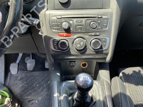 Armrest / Center console CITROËN C4 II (NC_) 1.6 HDi 115 | BP25529289I20 - Image 11