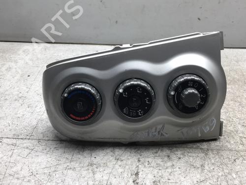 Airco bedieningspaneel TOYOTA YARIS (_P9_) 1.3 VVT-i (SCP90_, SCP90R) (87 hp) 25547028