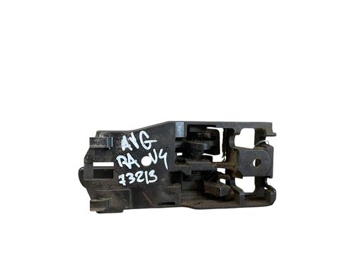Used Front left interior door handle Front left interior door handle TOYOTA RAV 4 II (_A2_) 2.0 D 4WD (CLA20_, CLA21_, CLA20R, CLA21R) (116 hp) 26147993 26147993