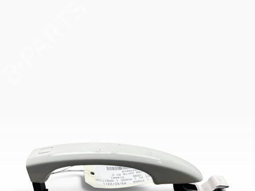 front-right-exterior-door-handle-audi-a1-8x1-8xk-2010-2011-2012-2013-2014-2015-2016-2017-2018-2019-39069345 main image