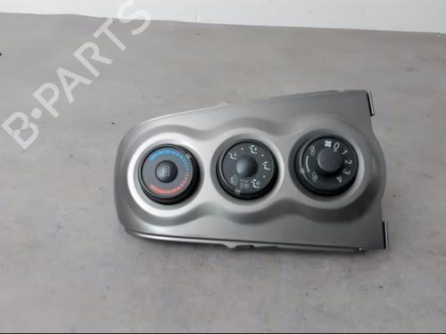 Climate control TOYOTA YARIS (_P9_) 1.4 D-4D (NLP90_, NLP90R) | BP25553053I5 