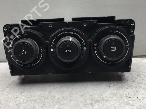 climate-control-citroen-c3-picasso-sh_-2008-25525434 main image