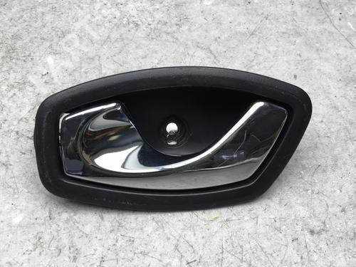 Used Front left interior door handle RENAULT MEGANE III Grandtour (KZ0/1) 1.5 dCi (KZ09, KZ0D, KZ1G, KZ29, KZ14, KZ1W, KZ10, KZ1F,... (110 hp) 25580034