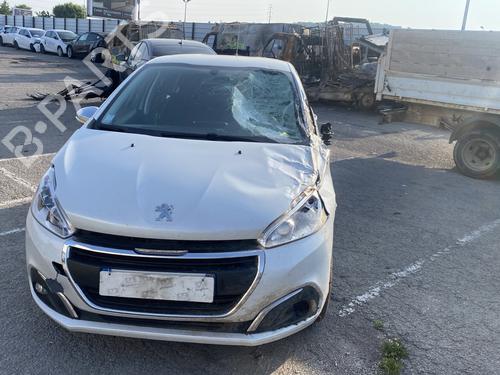 Right front fog light PEUGEOT 208 I (CA_, CC_) 1.6 HDi / BlueHDi 75 | BP29975918C31