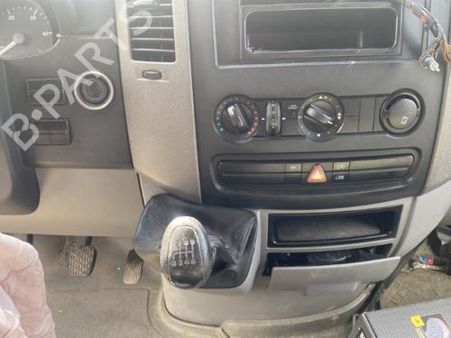 Front right lock MERCEDES-BENZ SPRINTER 3-t Van (B906) 209 CDI (906.611, 906.613) | BP25507108C97 