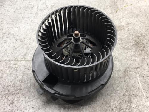 Ventilator motor SEAT LEON (1P1) 1.6 TDI (105 hp) 25528512