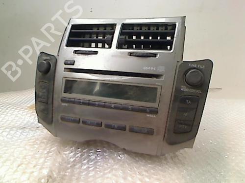 Radio TOYOTA YARIS (_P9_) 1.4 D-4D (NLP90_, NLP90R) (90 hp) 25553434