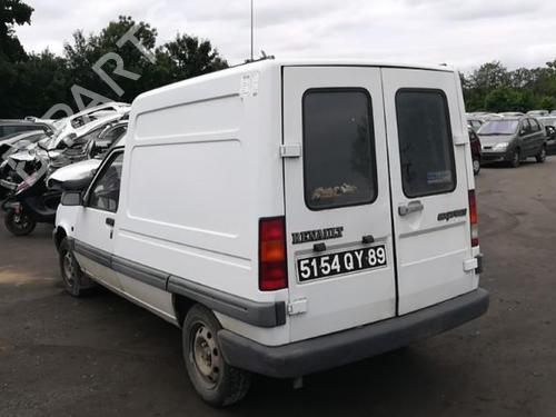 Left headlight RENAULT RAPID Box Body/MPV (F40_, G40_) 1.9 D (F40P, F40N, F40E) | BP25553671C28 