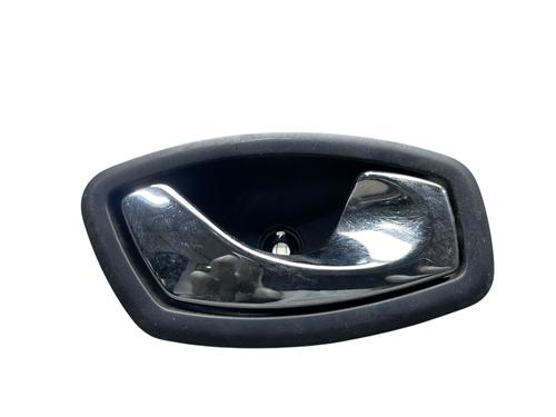 Maniglia interna anteriore destra RENAULT CAPTUR I (J5_, H5_) 1.5 dCi 90 (J5N4, J5M5, J5MW, J5M6, J5AL, J5AJ) (90 hp) 25545373