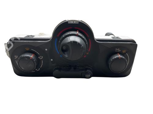 Used Climate control RENAULT CLIO III (BR0/1, CR0/1) 1.5 dCi (C/BR0G, C/BR1G) (68 hp) 30675015