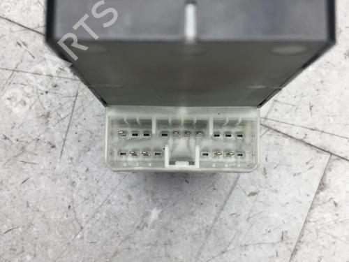 Used Left front window switch Left front window switch OPEL AGILA B (H08) 1.2 (F68) (86 hp) 25520868 25520868