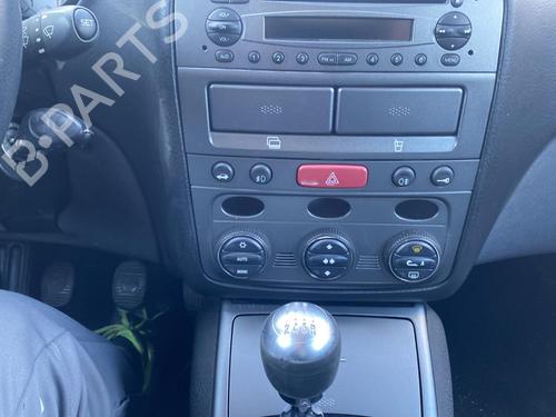 Front left interior door handle ALFA ROMEO GT (937_) 1.9 JTD (937CXN1B) | BP25514966I13  - Image 10
