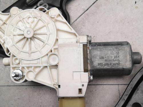 Front right window mechanism BMW 1 (E87) 118 d | BP25519948C23 