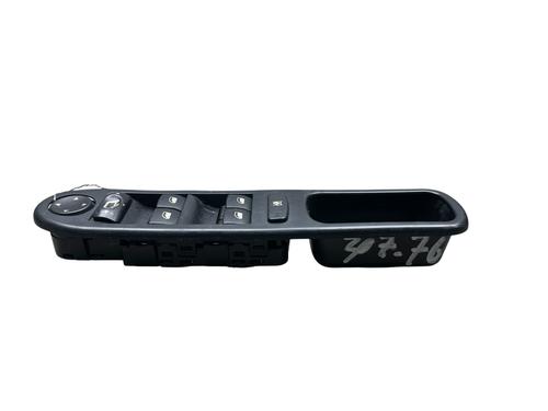 Used Left front window switch PEUGEOT 307 CC (3B) 2.0 HDi 135 (136 hp) 31794757