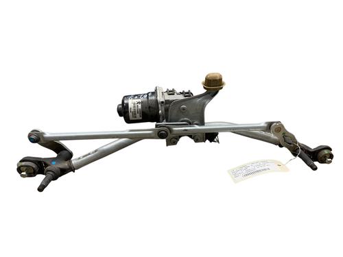 Used Front wiper motor PEUGEOT 208 II (UB_, UP_, UW_, UJ_) 1.2 PureTech 100 (101 hp) 28381774