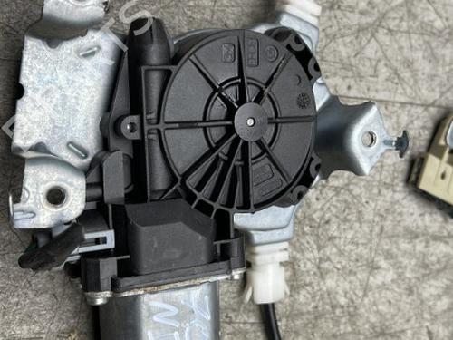 Rudehejsemekanisme venstre bagtil NISSAN QASHQAI / QASHQAI +2 I (J10, NJ10, JJ10E) 1.5 dCi | BP25528676C24 