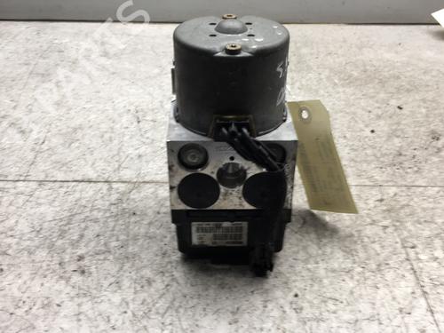 Used ABS pump TOYOTA YARIS (_P1_) 1.0 (SCP10_, SCP10R) (65 hp) 25545795